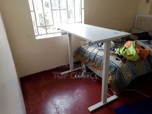 Electric Adjustable Desk 1.4m