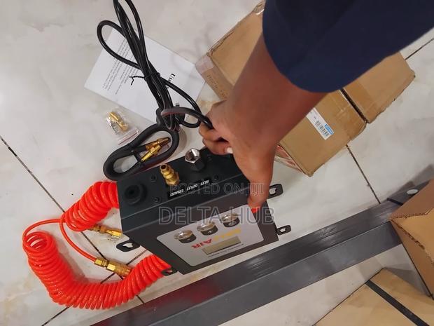 Electronic Air Compressor Tire Inflator With Preset Pressure Function - main view