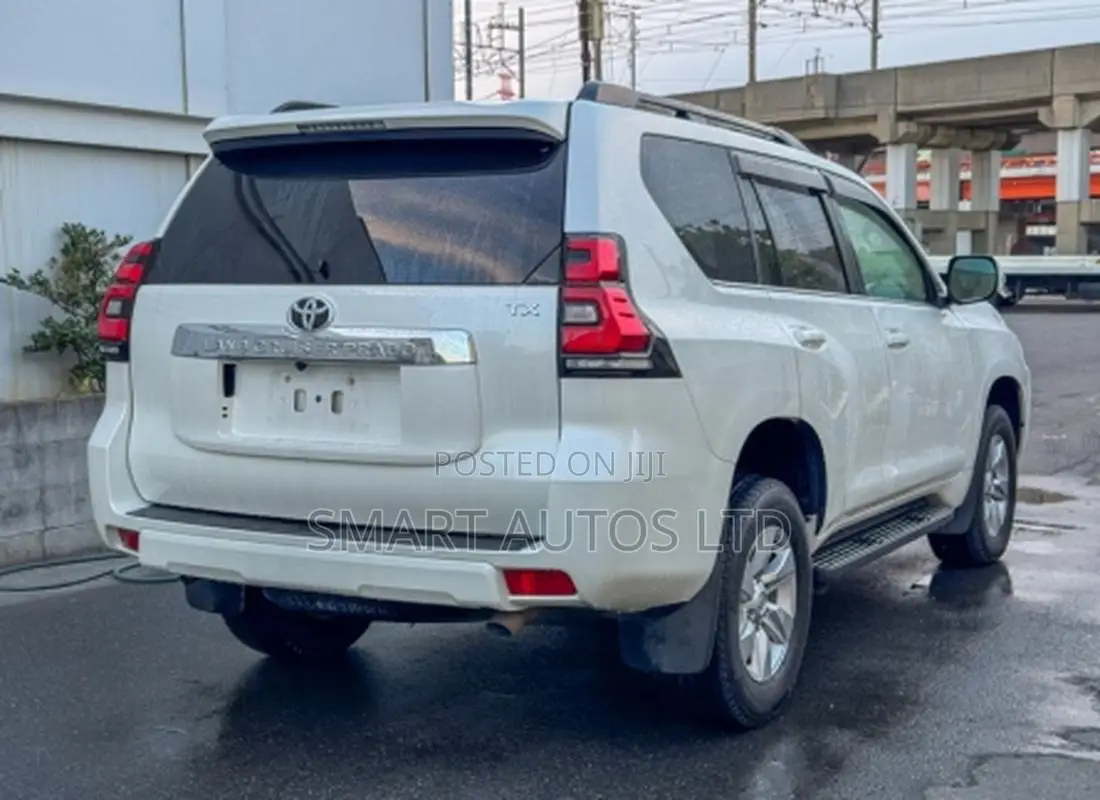 Toyota Land Cruiser Prado 2019 White