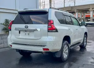 Toyota Land Cruiser Prado 2019 White