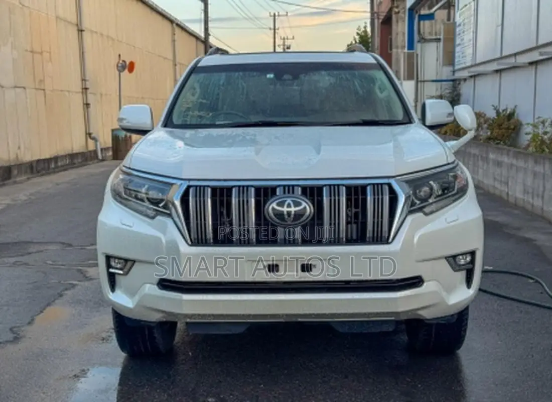 Toyota Land Cruiser Prado 2019 White