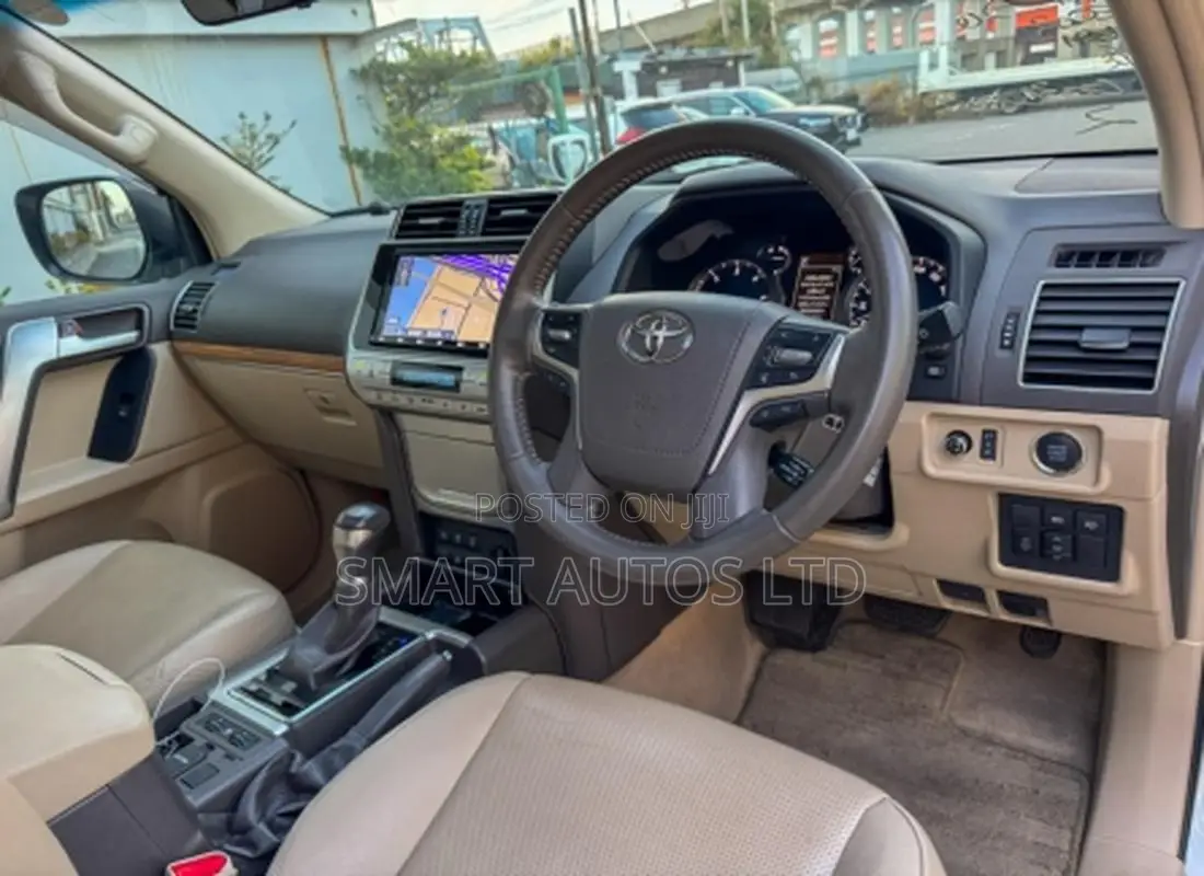 Toyota Land Cruiser Prado 2019 White