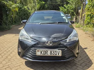 Toyota Vitz 2017 Black
