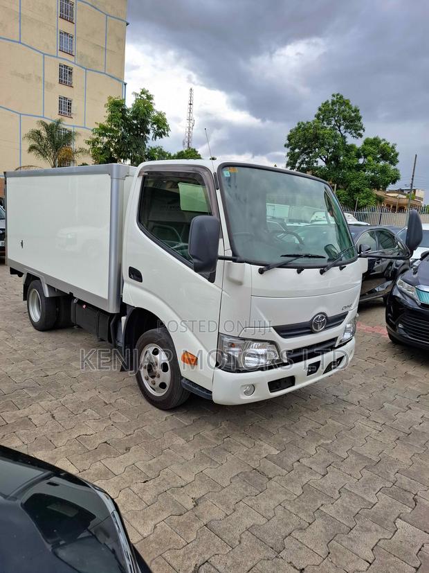 Toyota Dyna 2019 White