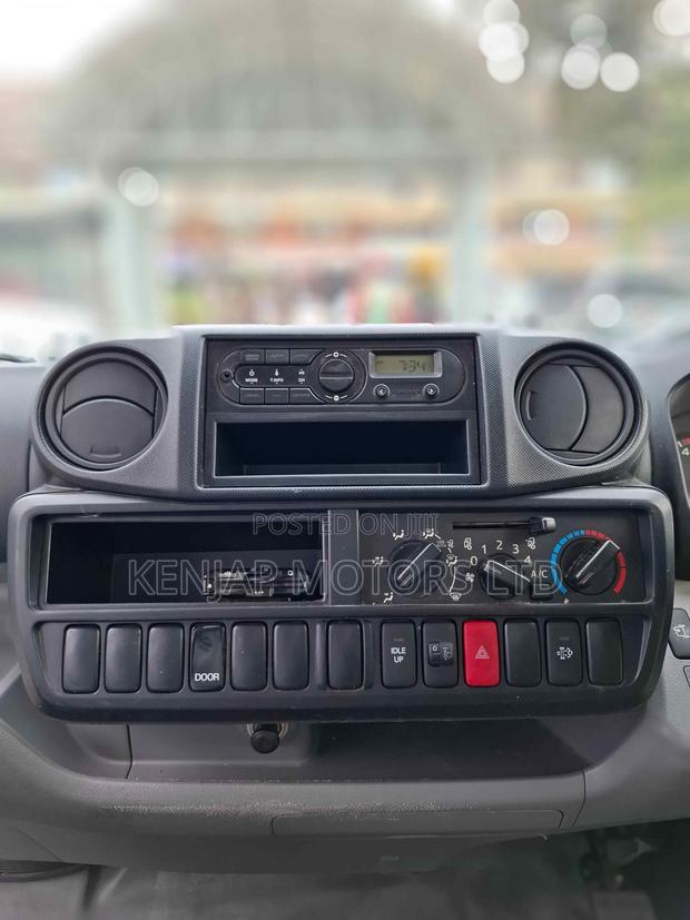 Toyota Dyna 2019 White - thumbnail 11