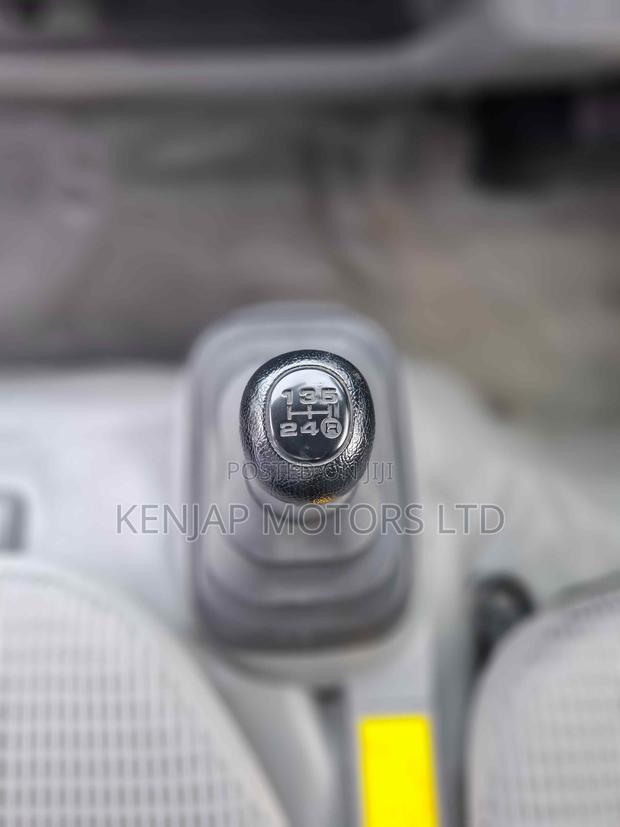 Toyota Dyna 2019 White - thumbnail 12