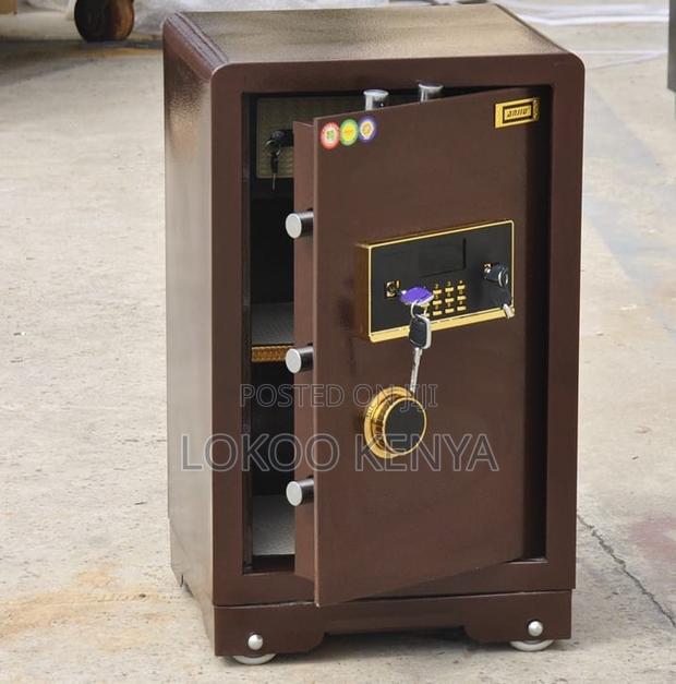 Fireproof Safe; 110 Kg's Modern Imported, Lockable Fireproof Safe - thumbnail 3