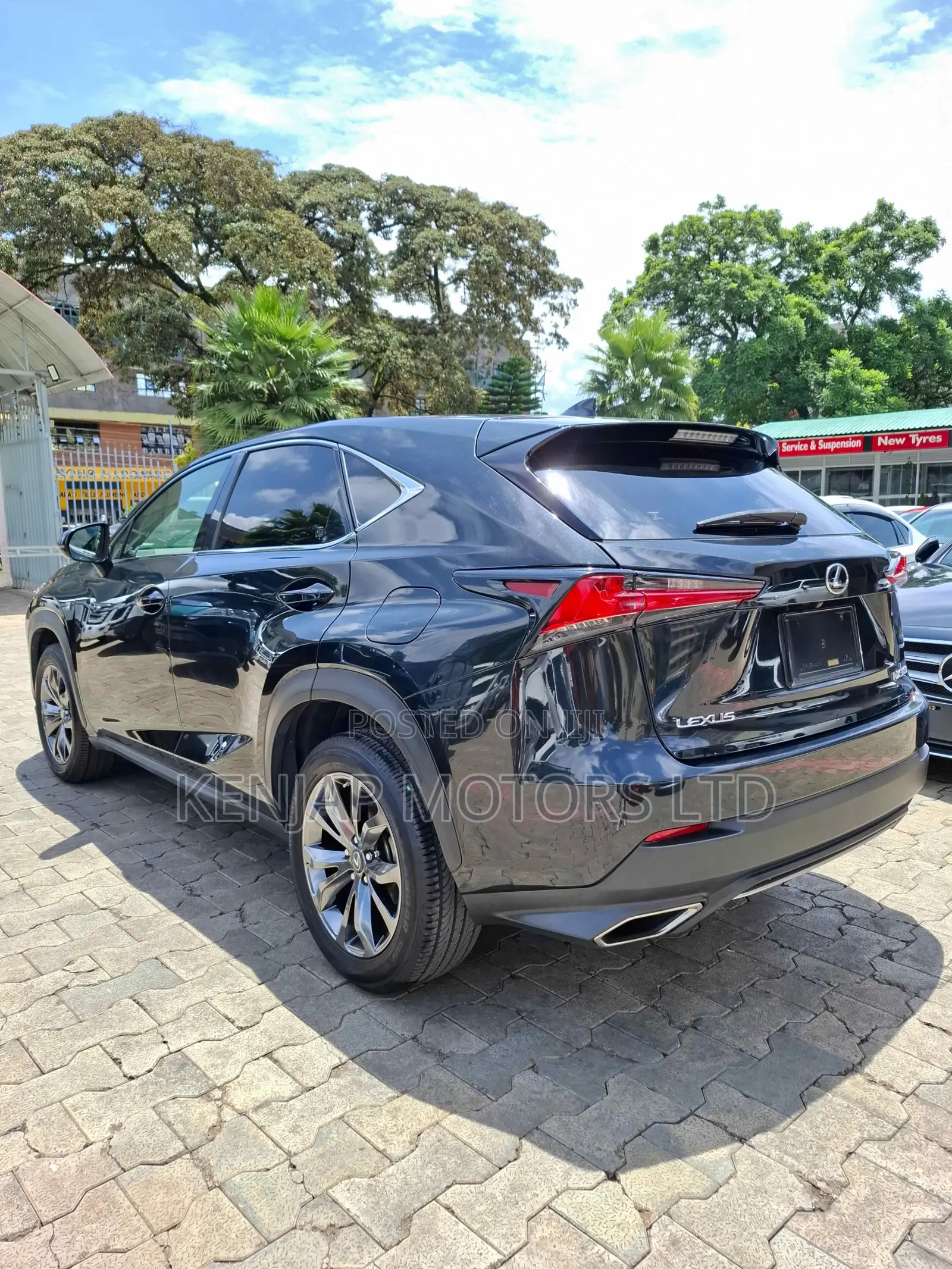Lexus NX 300 FWD 2018 Black