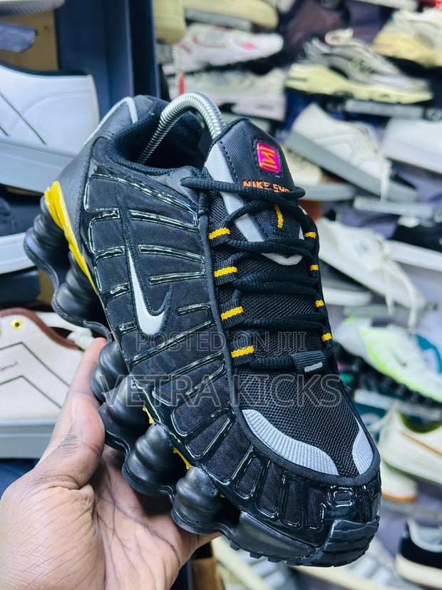 Nike Shox Available - thumbnail 3