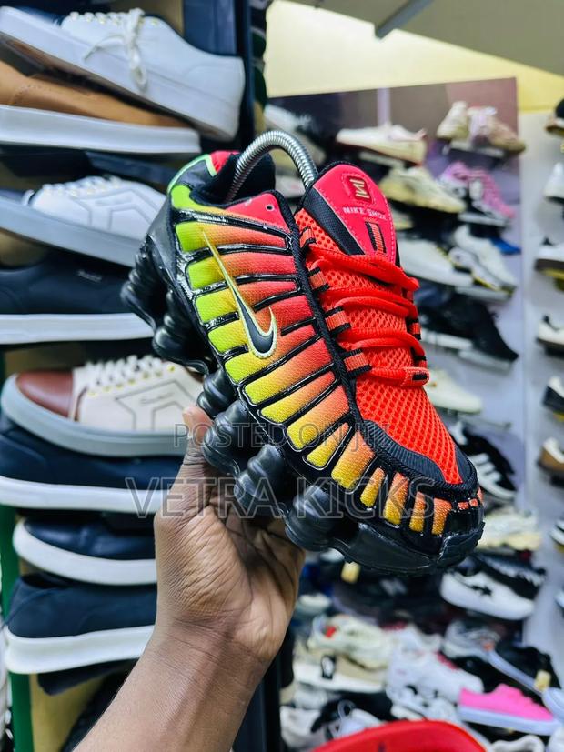 Nike Shox Available - thumbnail 6