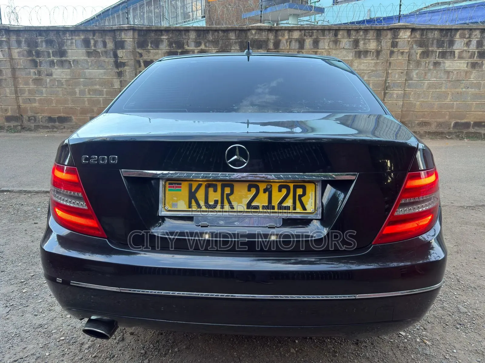 Mercedes-Benz C200 2011 Black
