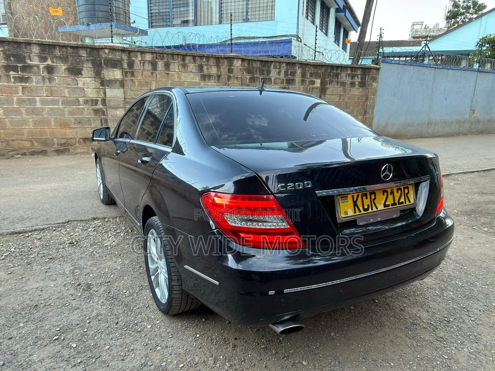 Mercedes-Benz C200 2011 Black