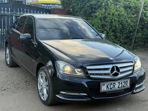 Mercedes-Benz C200 2011 Black