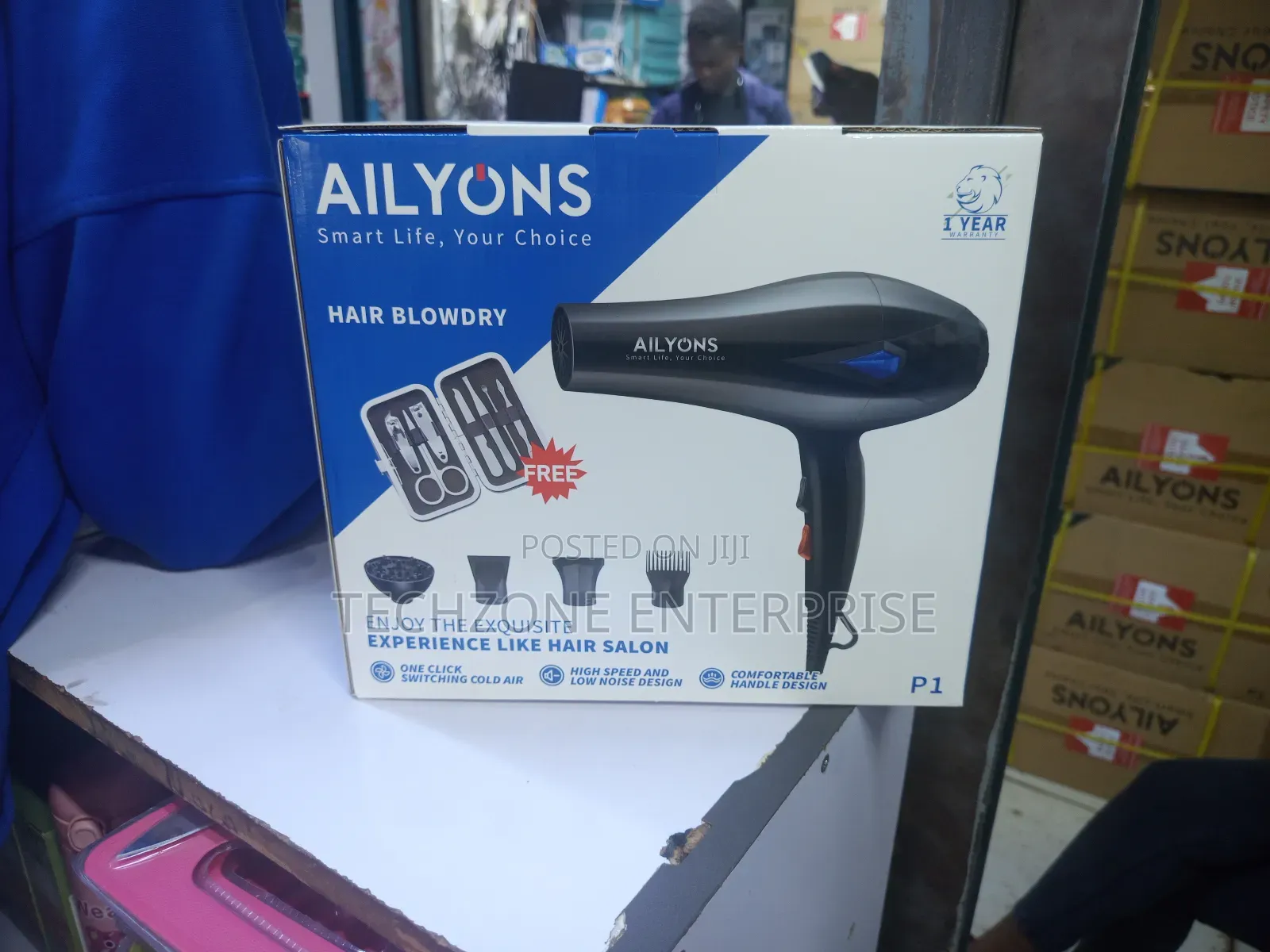 Ailyons P1 Blowdry / Hairdryer With Accessories 
