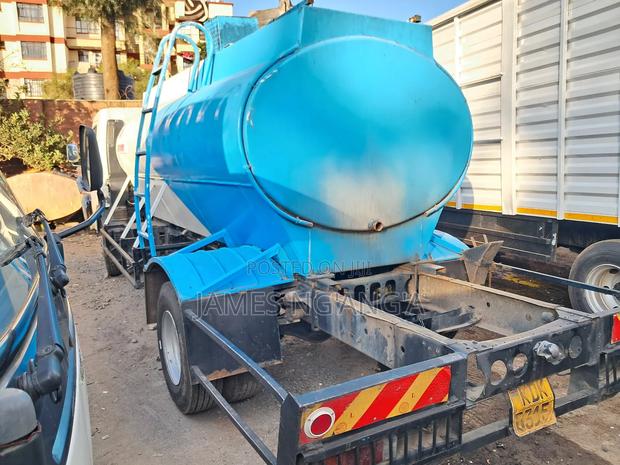 Mitsubishi Canter Bowser 7000ltrs - thumbnail 8