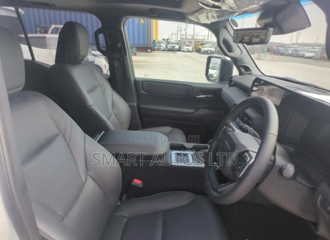 New Toyota Land Cruiser LC250 2025 White