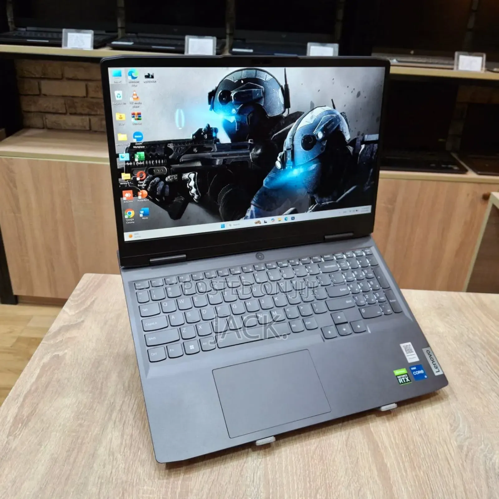 Laptop Lenovo LOQ 15ARP9 32GB Intel Core i7 SSD 1T
