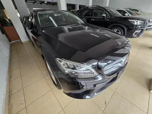 Mercedes-Benz C180 2019 Black
