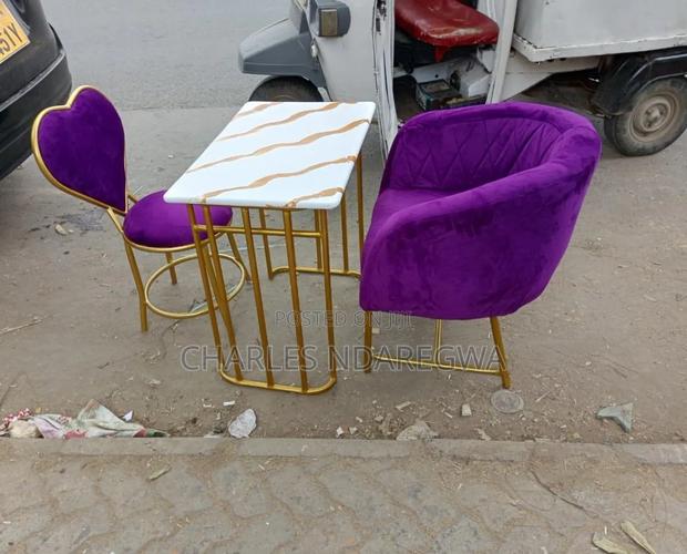 Stylish and Table Nail - main view