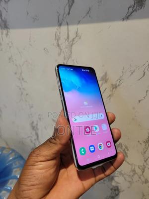 Samsung Galaxy S10e 128 GB Blue