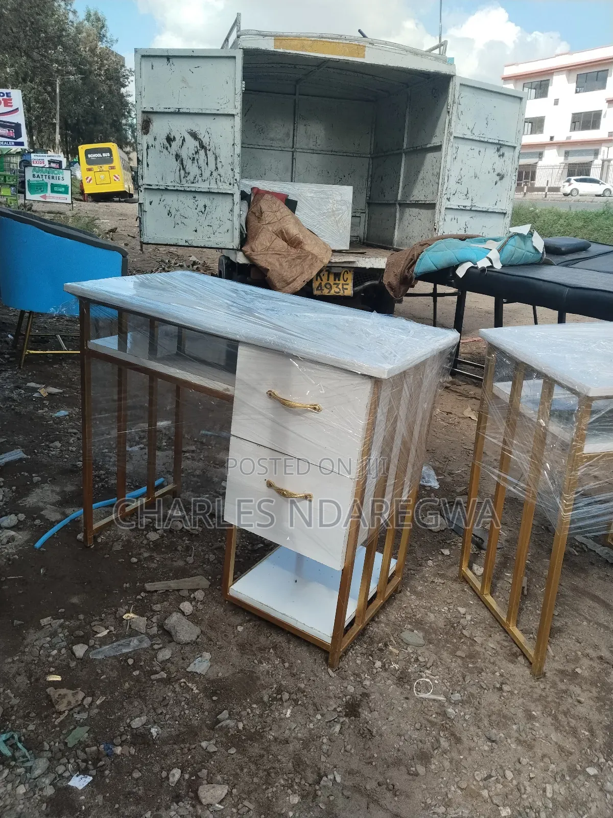 Nail Table