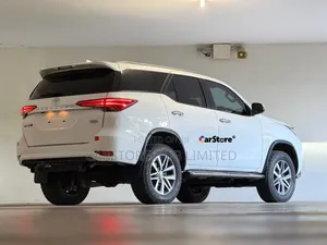 Toyota Fortuner 2.8 D AWD 2019 White