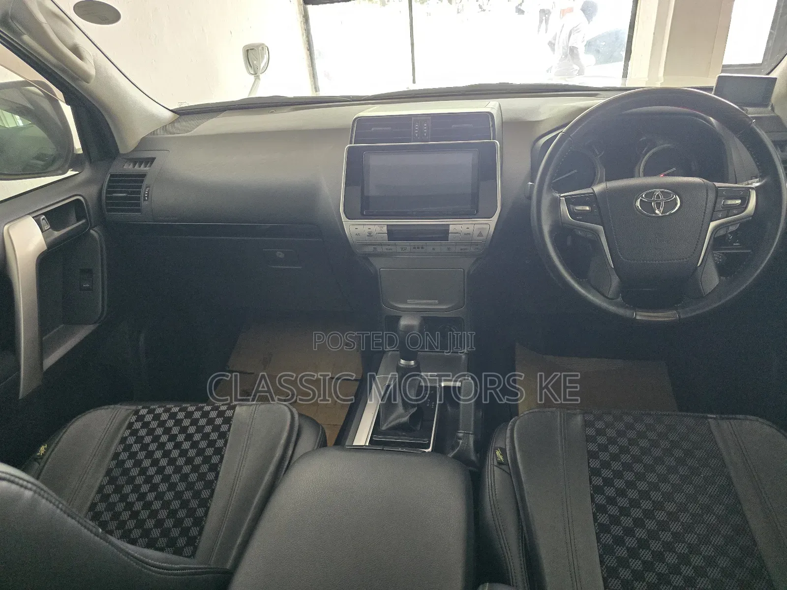 Toyota Land Cruiser Prado 2.8 2019 White