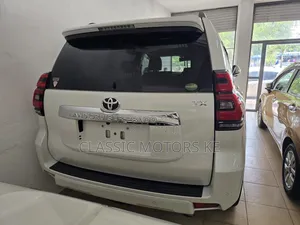 Toyota Land Cruiser Prado 2.8 2019 White