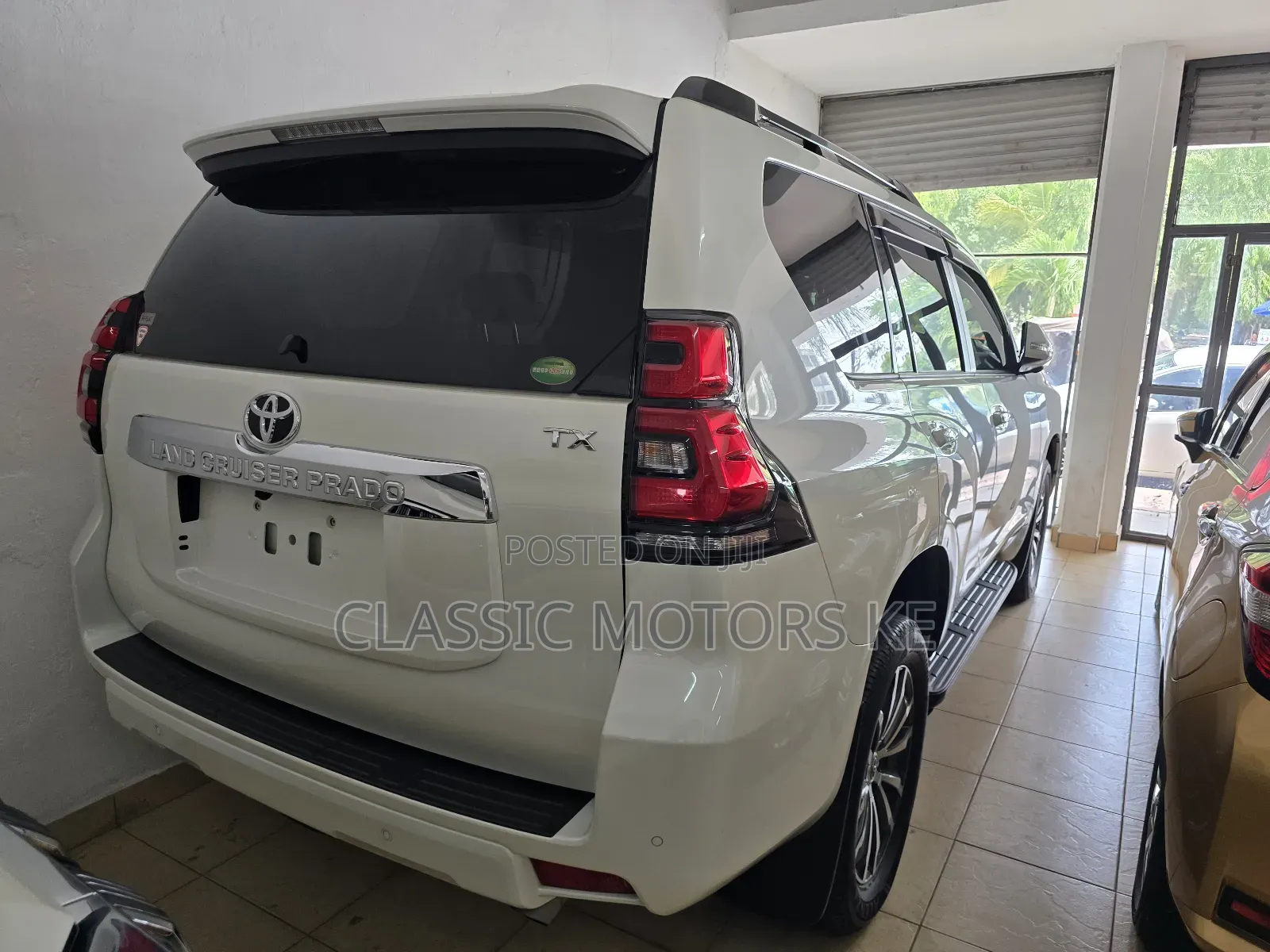 Toyota Land Cruiser Prado 2.8 2019 White
