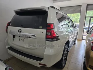 Toyota Land Cruiser Prado 2.8 2019 White