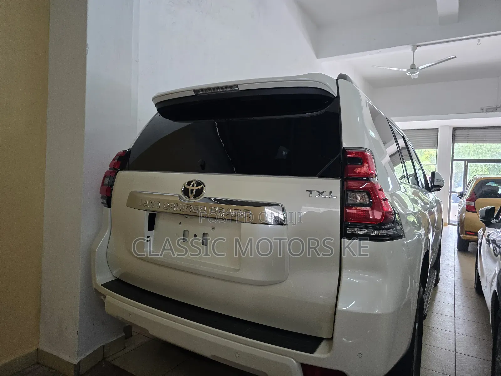Toyota Land Cruiser Prado 2.7 2019 White