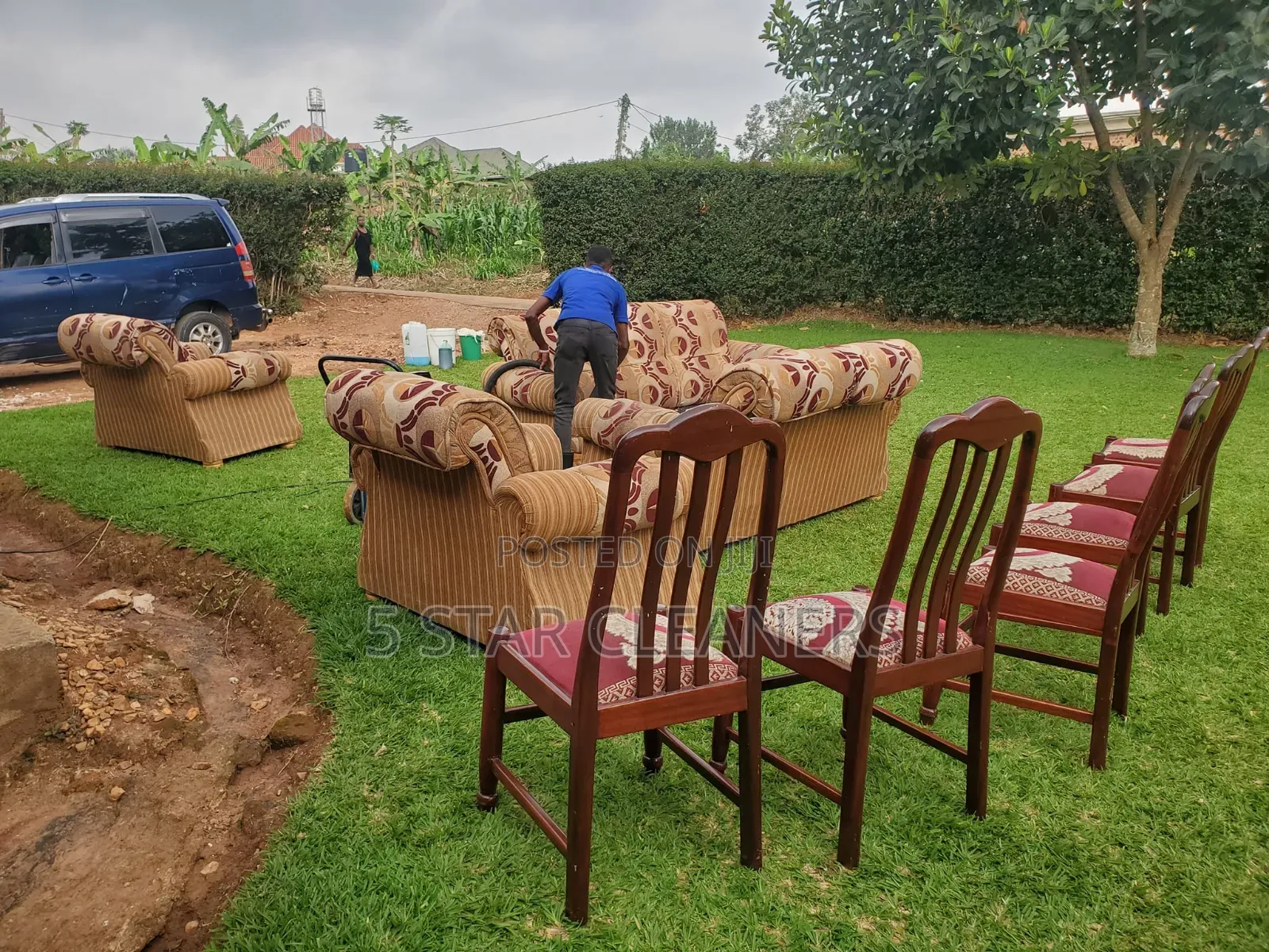 Available Sofa Cleaning Services Around
