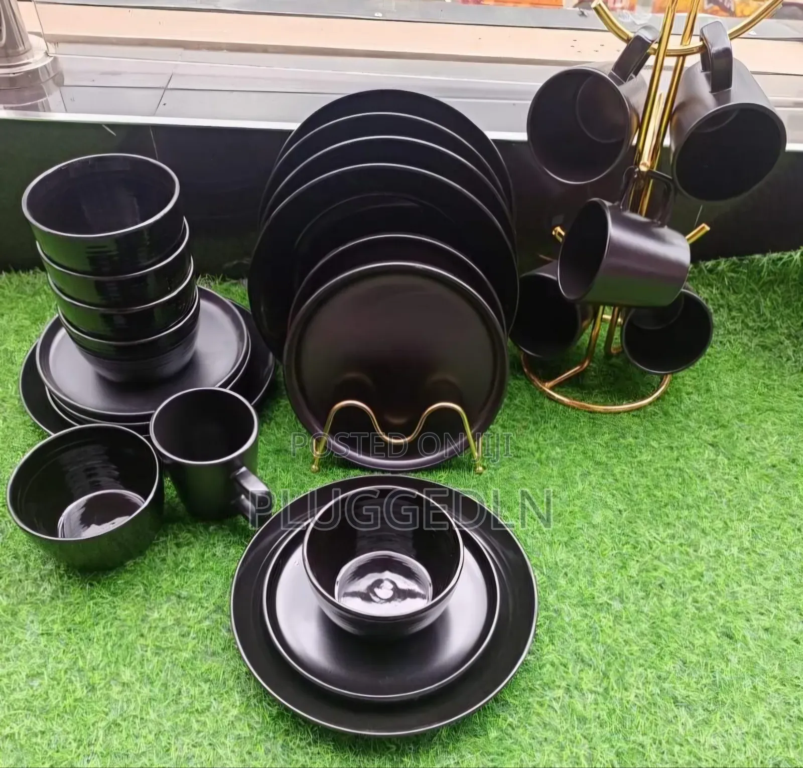 24pcs All Black Dinnerset. *