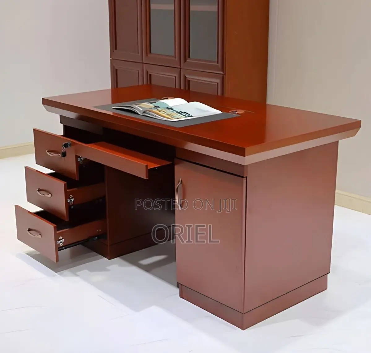 Office Desk : 1400mm Mahogany Finish Executive Office Desk