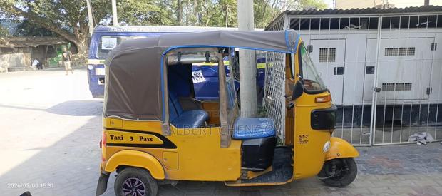 Bajaj RE 2023 Yellow - thumbnail 11