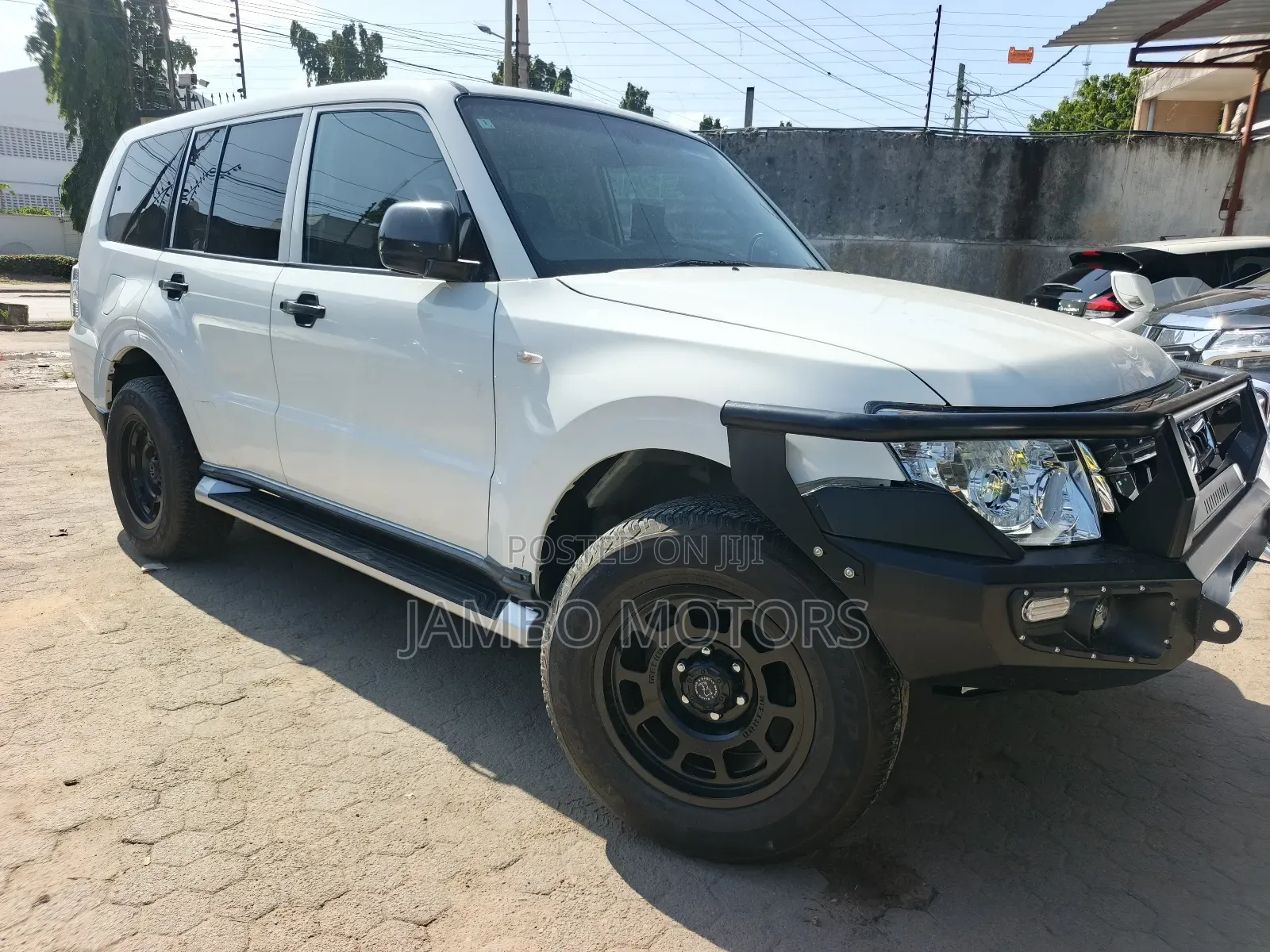 Mitsubishi Pajero V80 3.2 DI-D 2019 White