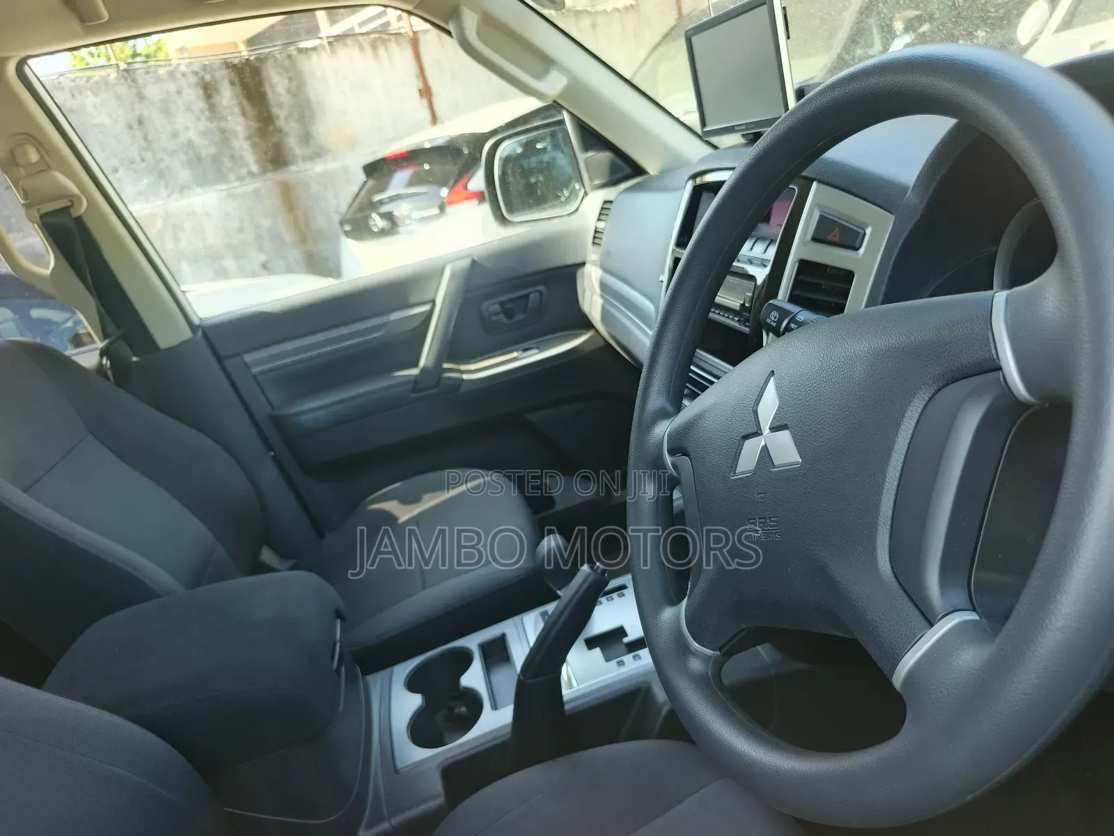 Mitsubishi Pajero V80 3.2 DI-D 2019 White