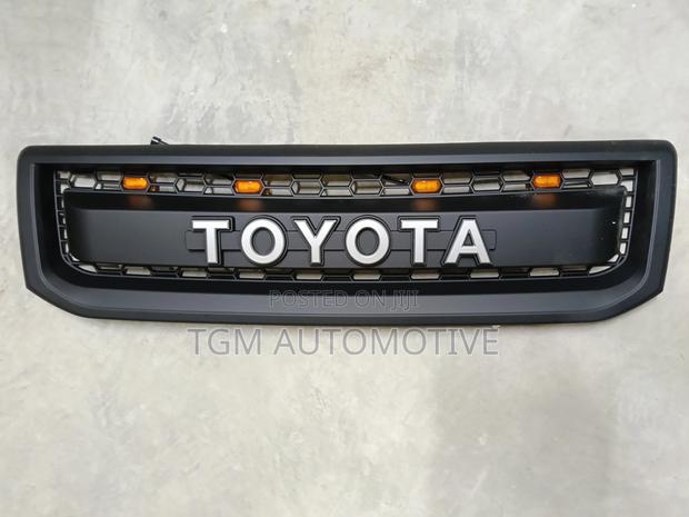 Grille Prado Fj 120 With Toyota Logo