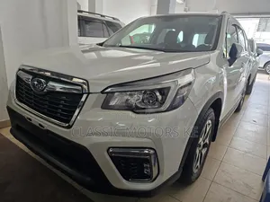 Subaru Forester Premium AWD 2019 White