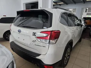 Subaru Forester Premium AWD 2019 White