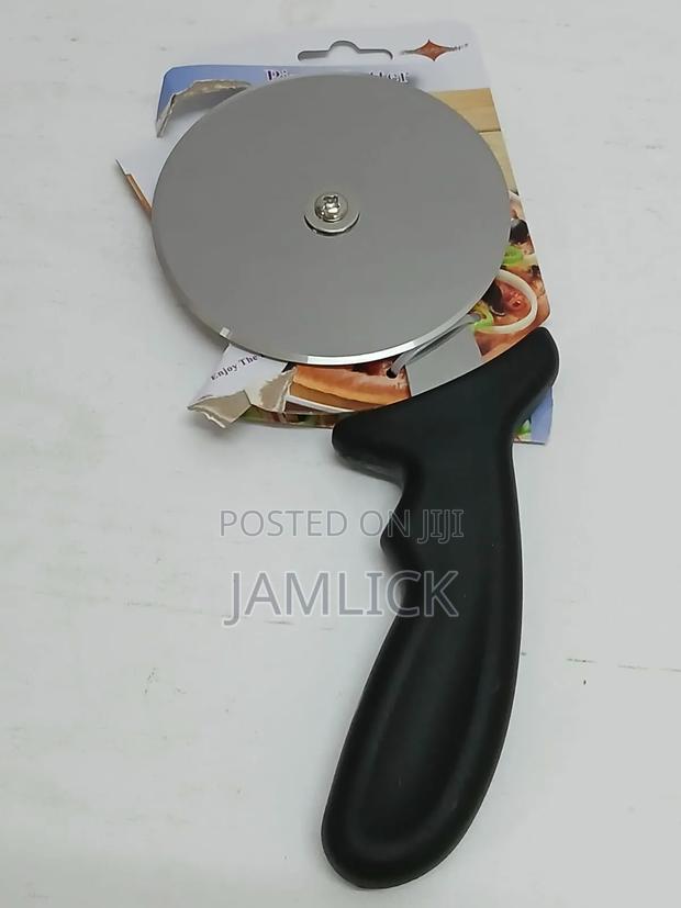 Stainless Steel Pizza Cutter – Bz