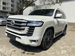 Toyota Land Cruiser 2015 White