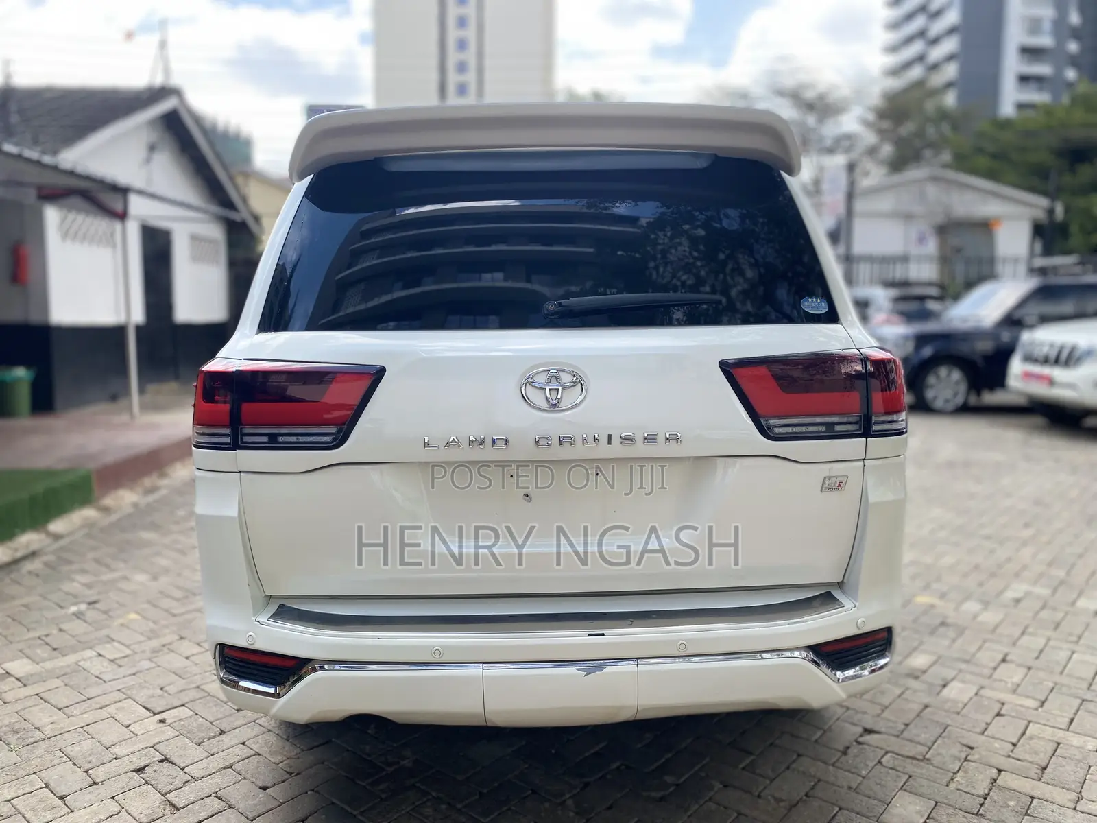 Toyota Land Cruiser 2015 White