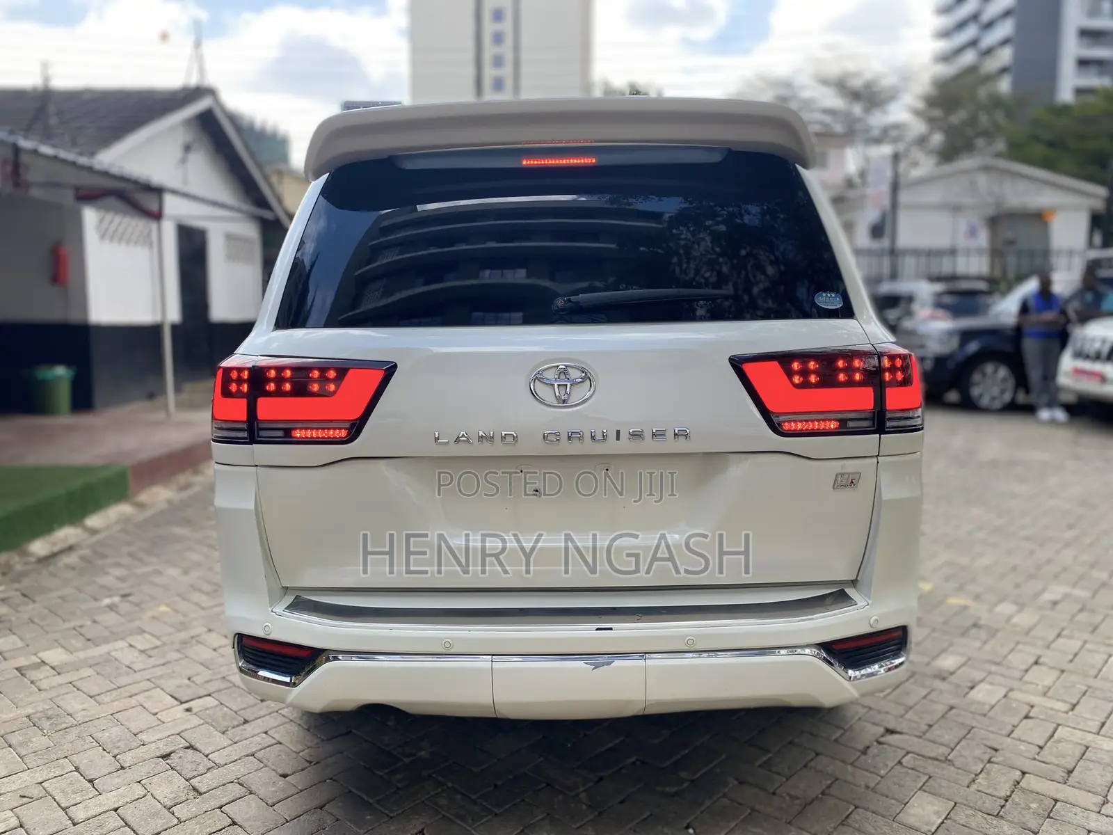 Toyota Land Cruiser 2015 White