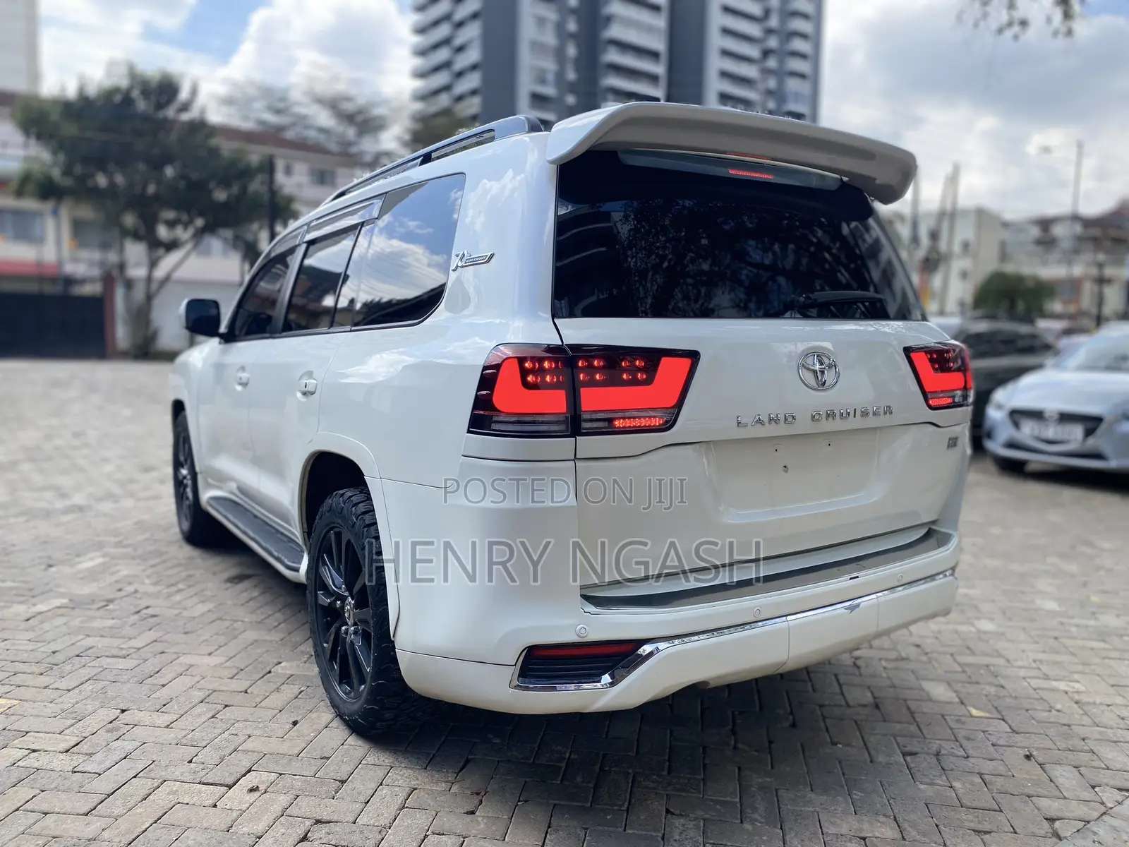 Toyota Land Cruiser 2015 White