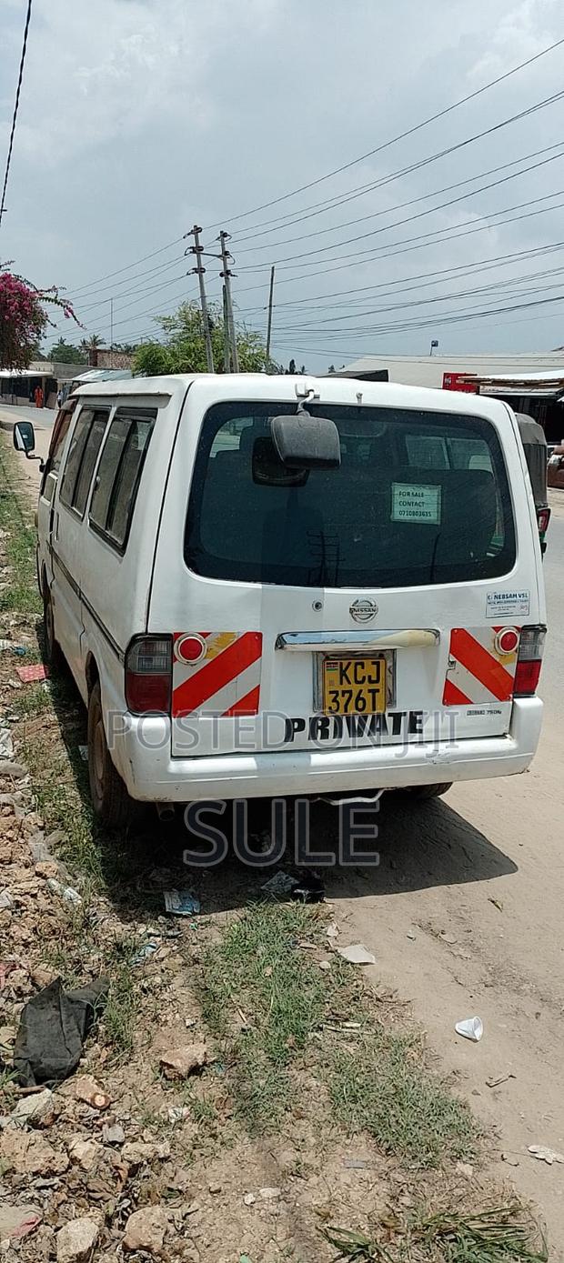Nissan Vanette 2010 - thumbnail 4