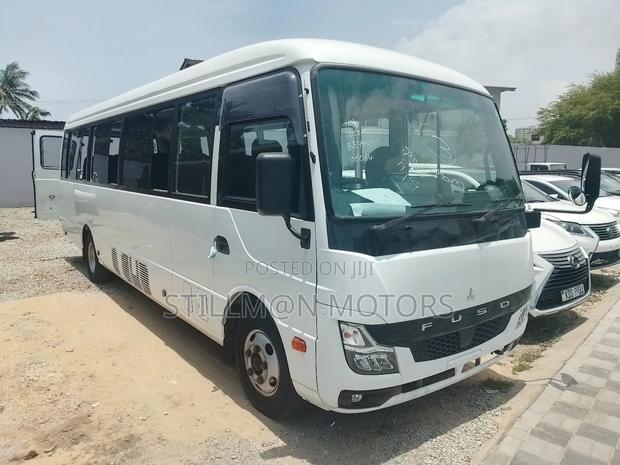 Mitsubishi Fuso Rosa 2019 White - thumbnail 3