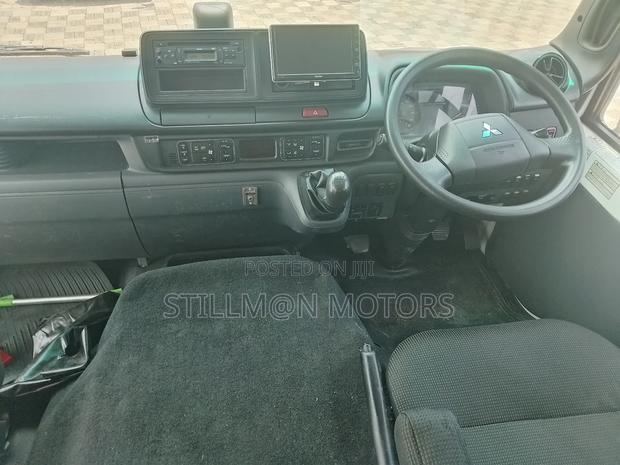 Mitsubishi Fuso Rosa 2019 White - thumbnail 7