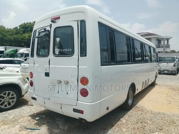Mitsubishi Fuso Rosa 2019 White - thumbnail 12