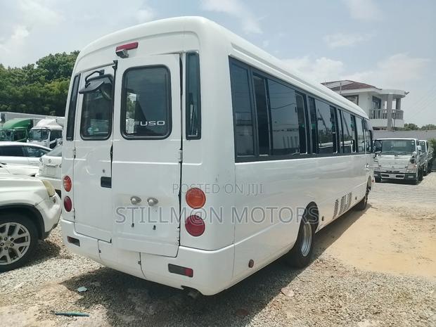 Mitsubishi Fuso Rosa 2019 White - thumbnail 13